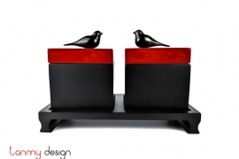 Set of 2 black square boxes 9 cm with red lid with horns and stand